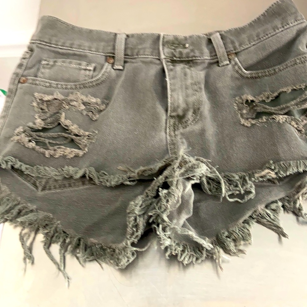 Pistola army green denim shorts